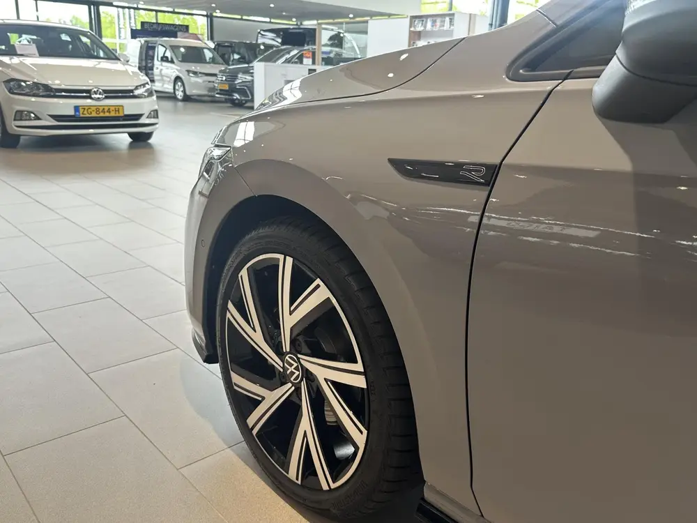 Volkswagen Golf Variant 1.5 eTSI R-Line Business+ | Panorami uit 2023, foto 7