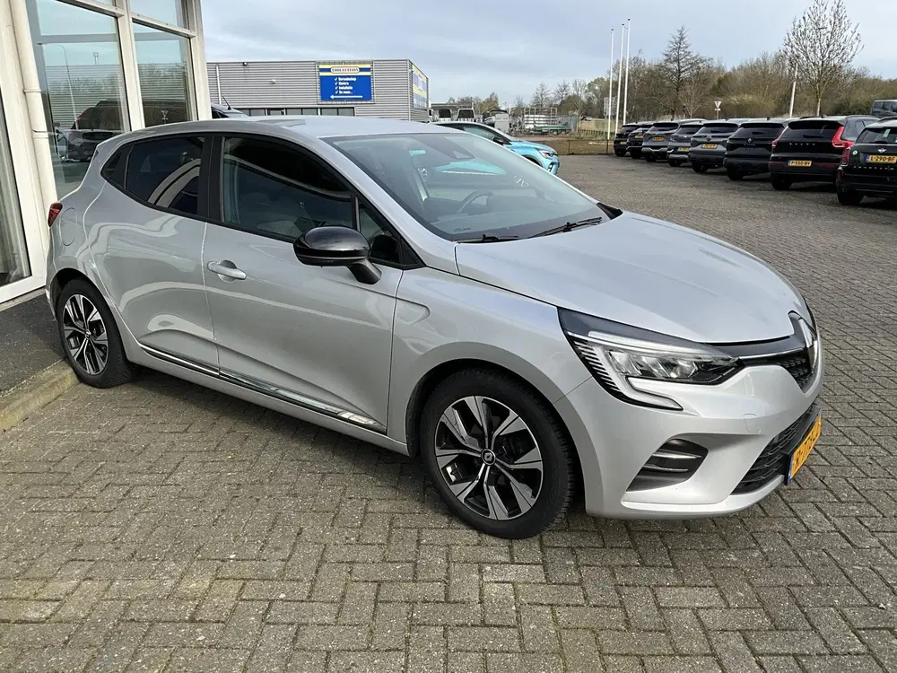 Renault Clio 1.0 TCe 90 Evolution uit 2022, foto 3