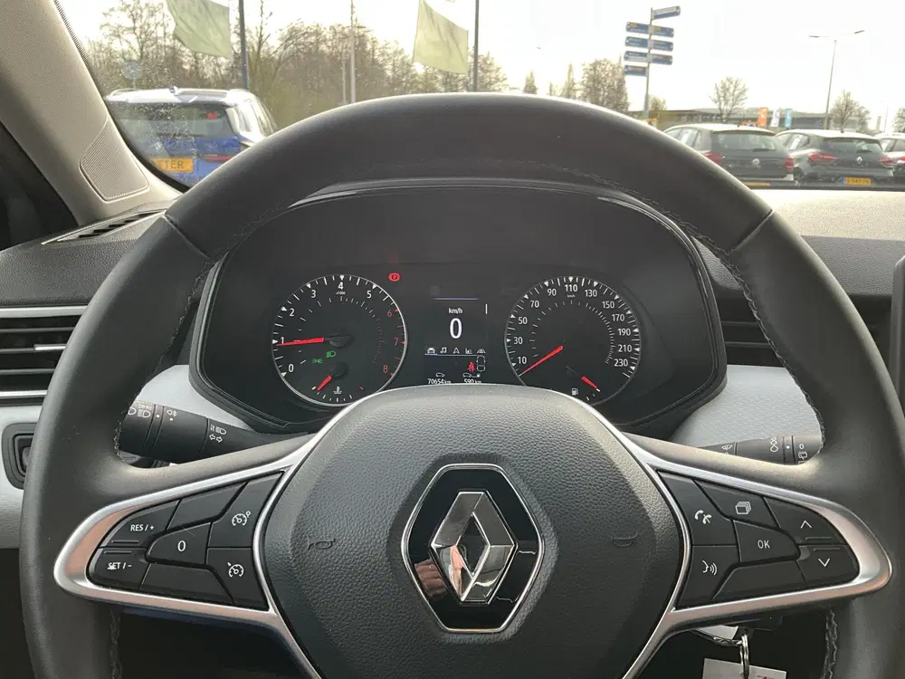 Renault Clio 1.0 TCe 90 Evolution uit 2022, foto 9
