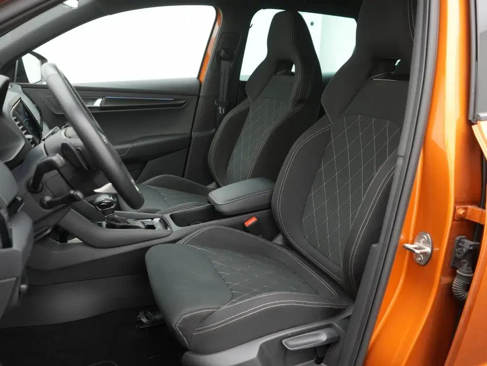 Skoda Karoq 1.5 TSI Sportline Business uit 2025, foto 16