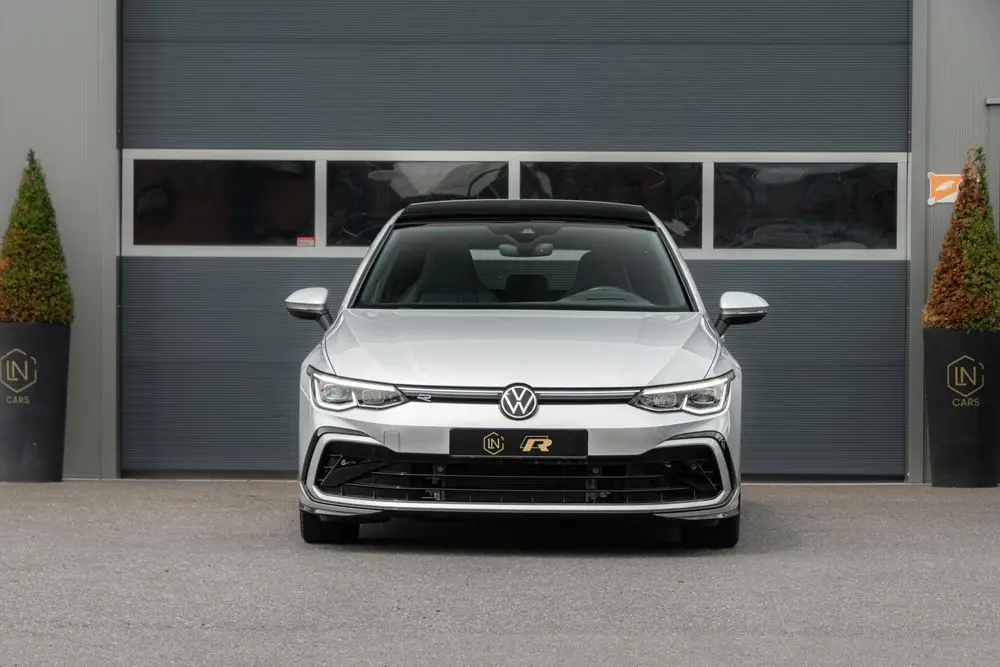 Volkswagen Golf 1.5 eTSI R-Line | Pano | DAB | HUD | Camera uit 2021, foto 2