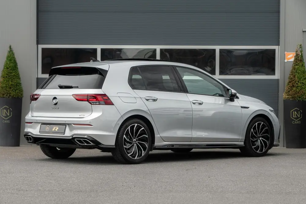Volkswagen Golf 1.5 eTSI R-Line | Pano | DAB | HUD | Camera uit 2021, foto 6