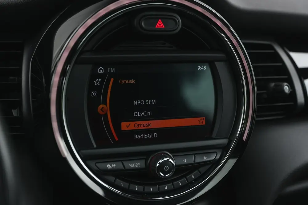 Mini Hatchback Cooper Chili uit 2019, foto 18