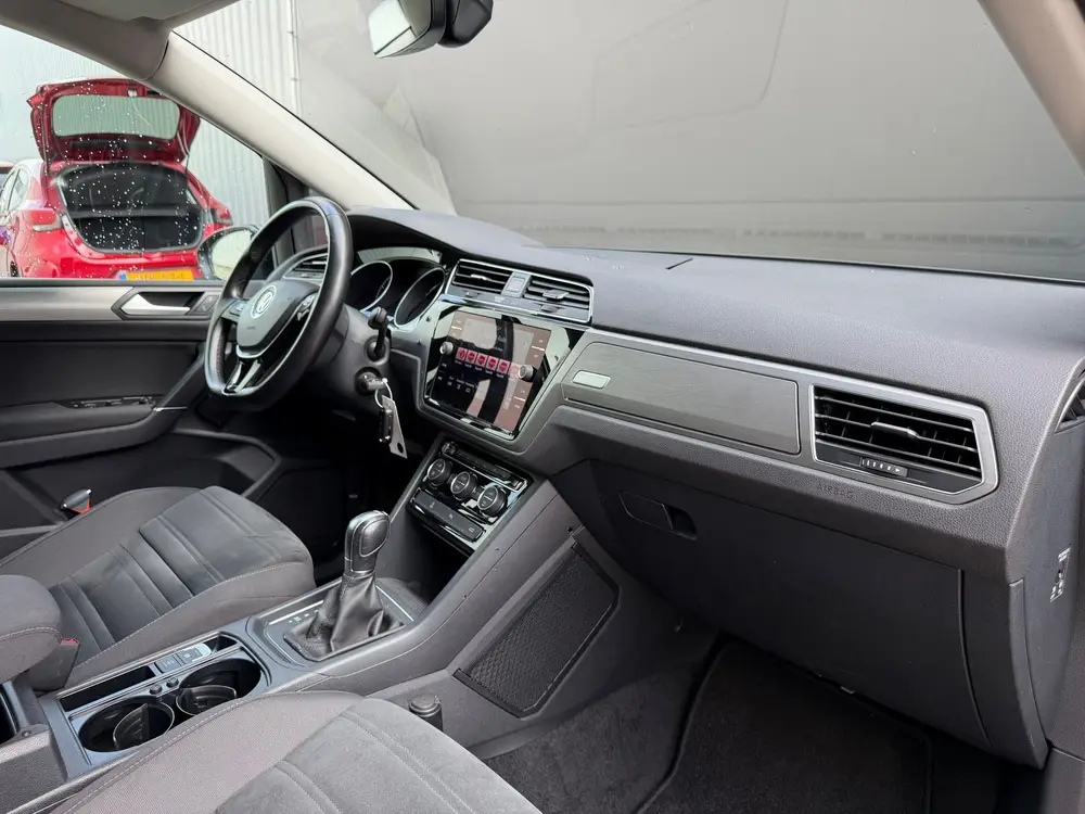 Volkswagen Touran 1.5 TSI Comfortline Business 7p Carplay Ma uit 2019, foto 18
