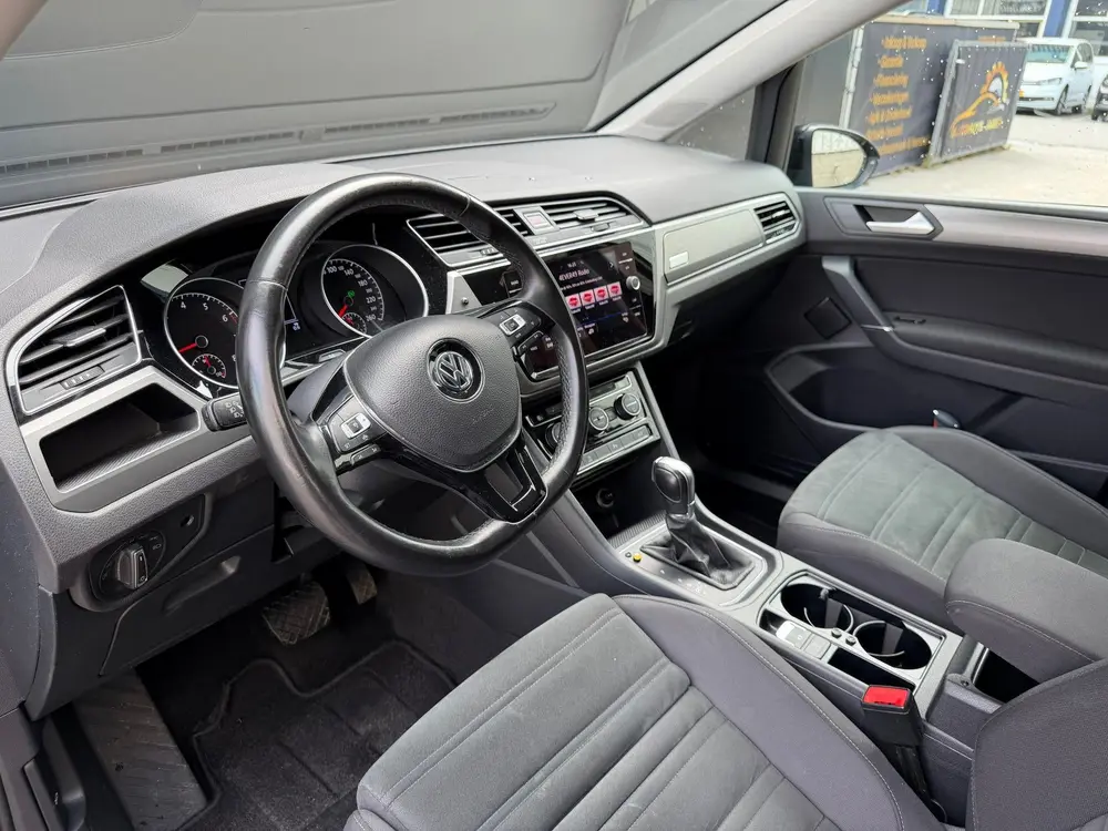 Volkswagen Touran 1.5 TSI Comfortline Business 7p Carplay Ma uit 2019, foto 3