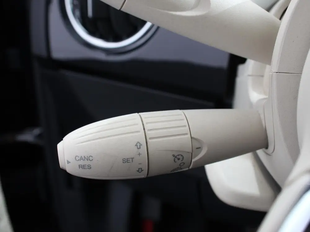 Fiat 500 1.2 Lounge Navigatie Leder Interieur Climate Contro uit 2019, foto 14