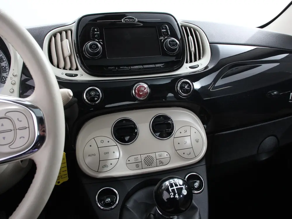 Fiat 500 1.2 Lounge Navigatie Leder Interieur Climate Contro uit 2019, foto 19