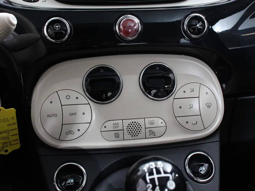 Fiat 500 1.2 Lounge Navigatie Leder Interieur Climate Contro uit 2019, foto 20