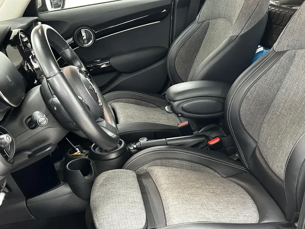 Mini Cooper 1.5 Cooper Business Edition NAVIGATIE uit 2022, foto 7
