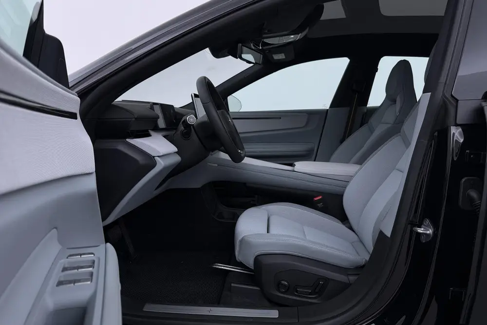 Polestar 4 Long Range Single Motor Plus 100 kWh uit 2024, foto 3