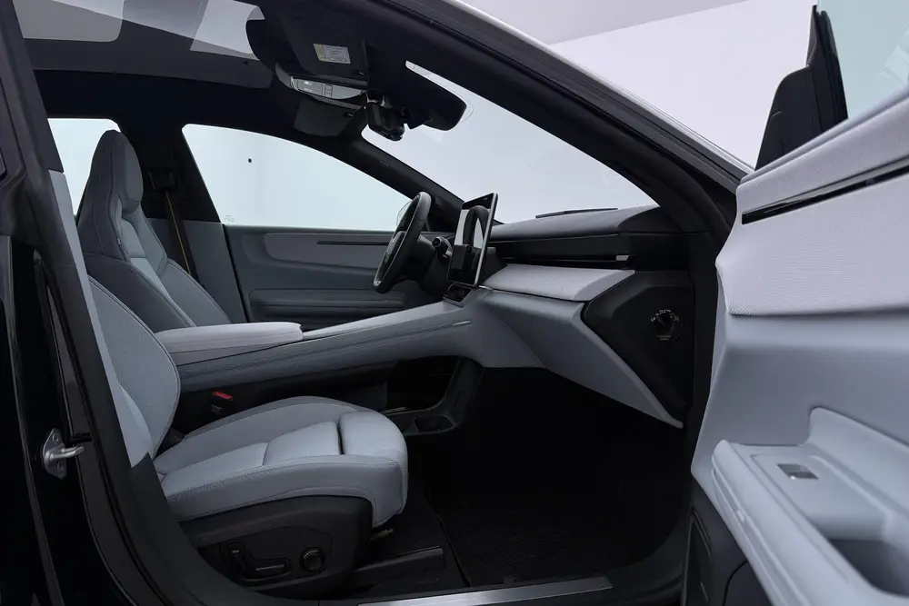 Polestar 4 Long Range Single Motor Plus 100 kWh uit 2024, foto 5
