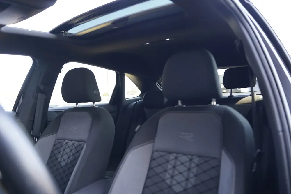 Volkswagen Taigo 1.5 TSI 2x R-Line 150PK DSG Pano IQ Matrix uit 2022, foto 4