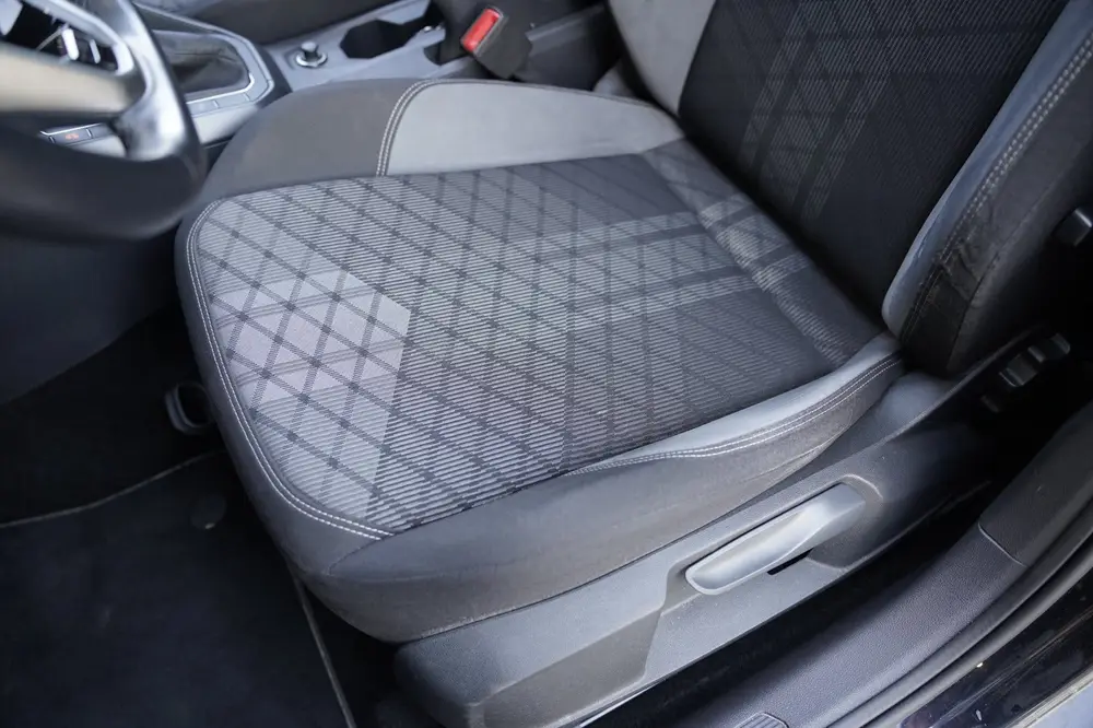 Volkswagen Taigo 1.5 TSI 2x R-Line 150PK DSG Pano IQ Matrix uit 2022, foto 5