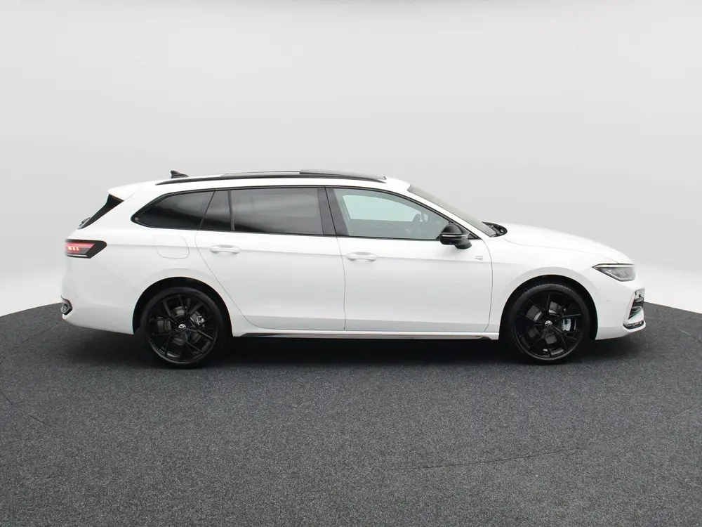 Volkswagen Passat Variant 1.5 eHybrid 272 Pk R-Line | Black uit 2026, foto 7