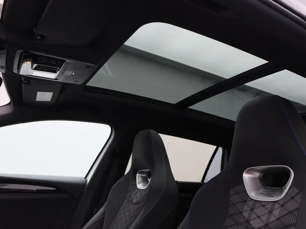 Volkswagen Passat Variant 1.5 eHybrid 272 Pk R-Line | Black uit 2026, foto 8