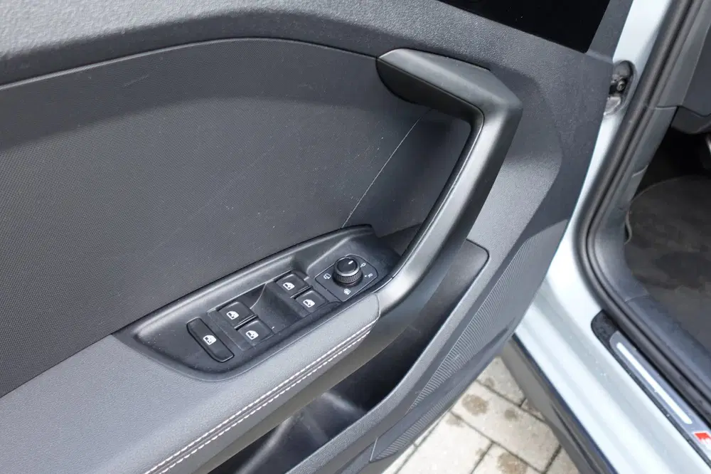 Audi A1 35 TFSI S-Line KEYLESS SFEER CARPLAY' uit 2021, foto 6