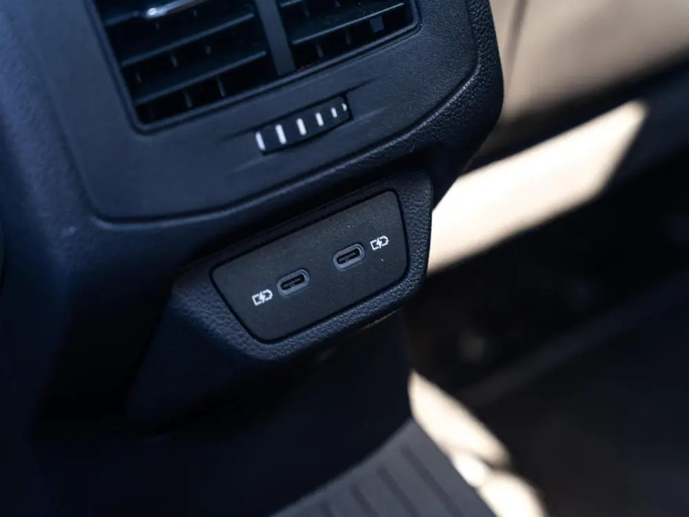 Volkswagen T-Roc 1.5 TSI R-Line|PANO|CAMERA|CC|19''|STOELVW uit 2025, foto 16
