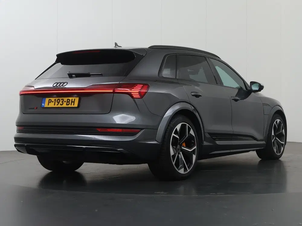 Audi e-tron S quattro 95 kWh uit 2021, foto 2