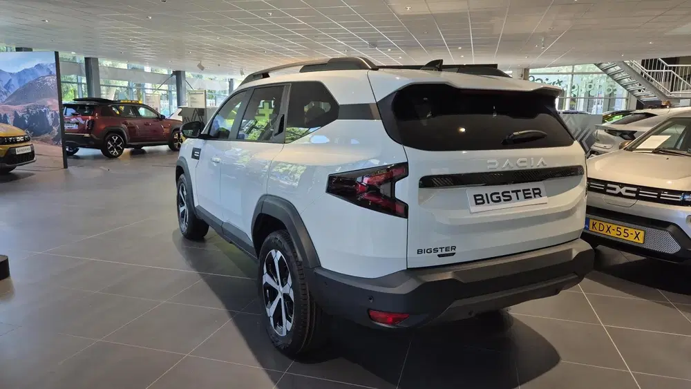 Dacia Bigster 1.8 Hybrid 155 Journey uit 2026, foto 2