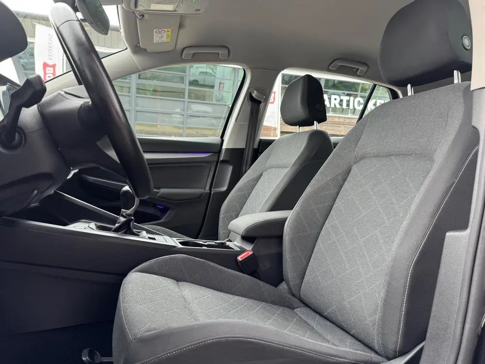 Volkswagen Golf 1.0 TSI Life uit 2020, foto 18