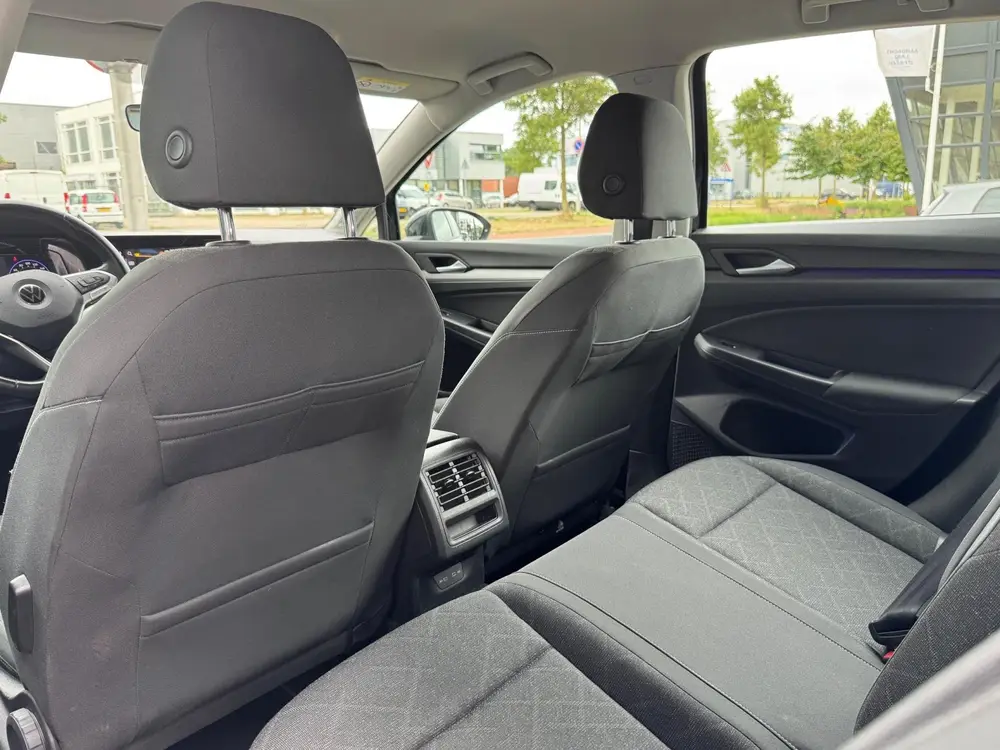 Volkswagen Golf 1.0 TSI Life uit 2020, foto 20