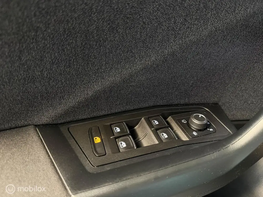 Volkswagen T-Roc 1.5 TSI MOVE Edition|Camera|Carplay|IQ Ligh uit 2024, foto 16