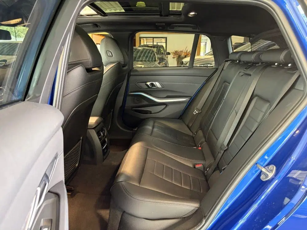 BMW 3-serie Touring 330e xDrive M Sport 50 Jahre Pano uit 2022, foto 17