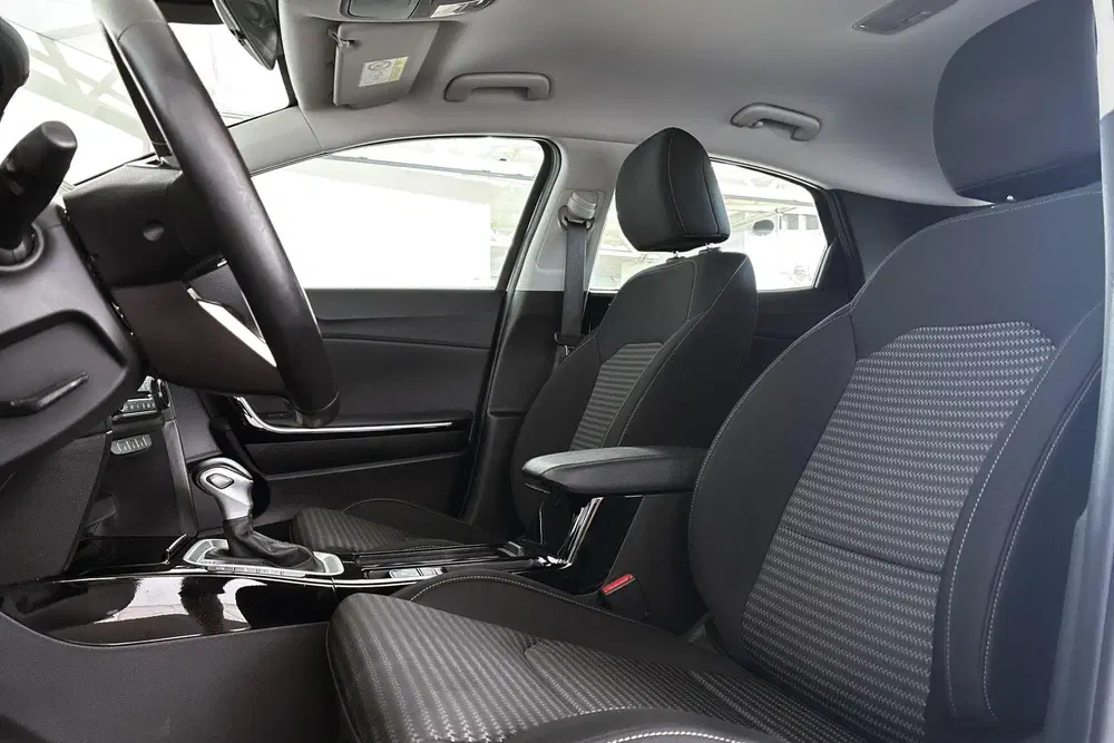 Kia XCeed 1.6 GDi PHEV DynamicPlusLine Stuur-Stoelve uit 2022, foto 6