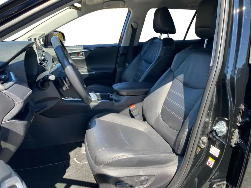 Toyota RAV 4 2.5 Hybrid automaat Executive NL Auto uit 2019, foto 3