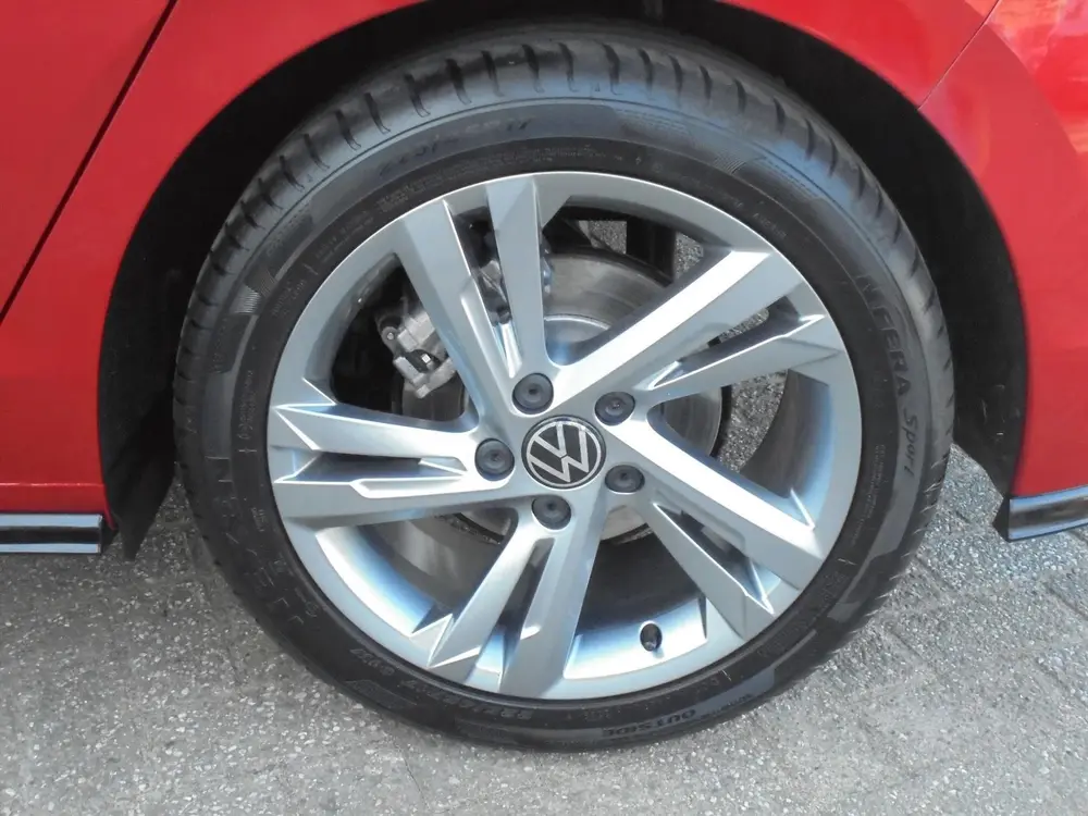 Volkswagen Golf 1.5 eTSI 130PK AUTOMAAT R-LINE BUSINESS NL-A uit 2024, foto 12