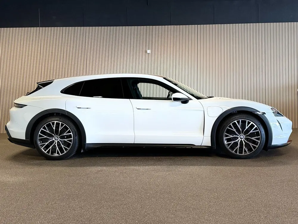 Porsche Taycan 4 93 kWh-SOH 90%-PANORAMA-ADAP. uit 2022, foto 6