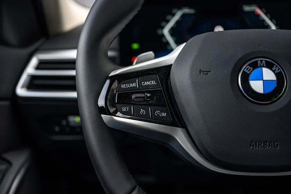 BMW 3-serie 318i High Executive uit 2025, foto 20