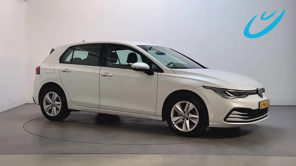 Volkswagen Golf 1.0 eTSI DSG Life Virtual Cockpit Sfeerverli uit 2021
