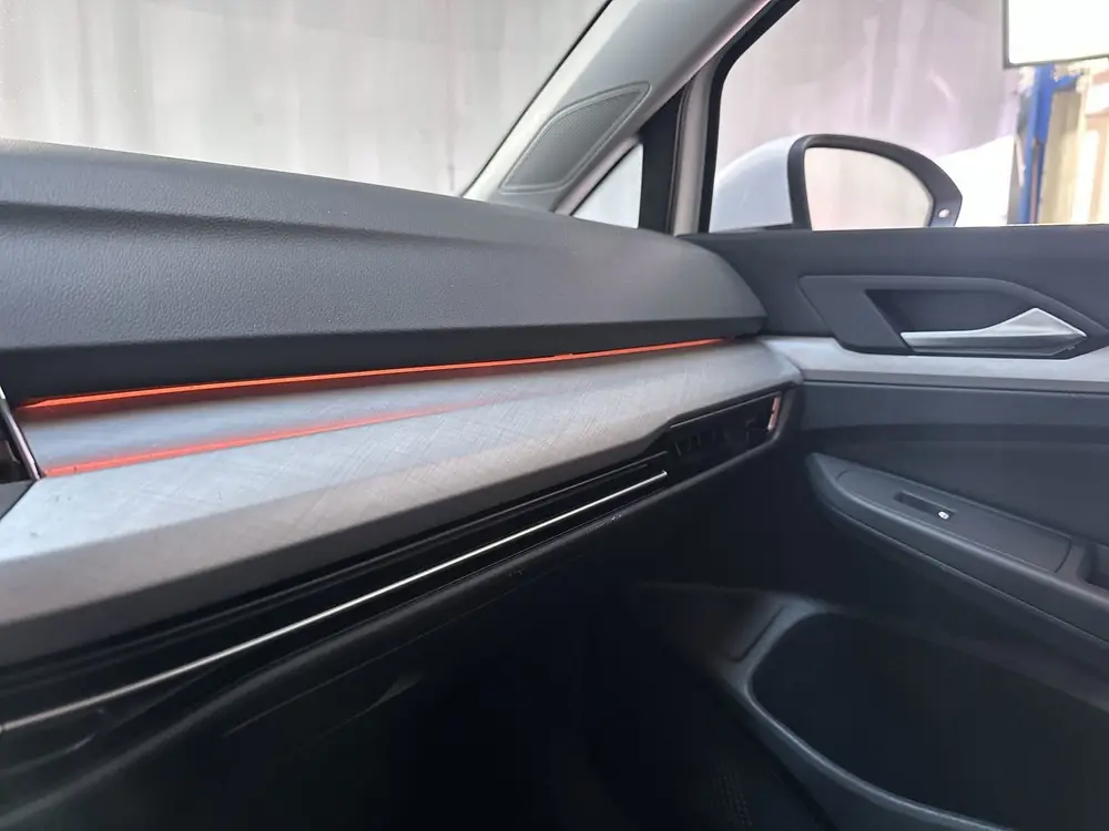 Volkswagen Golf 1.0 eTSI DSG Life Virtual Cockpit Sfeerverli uit 2021, foto 11