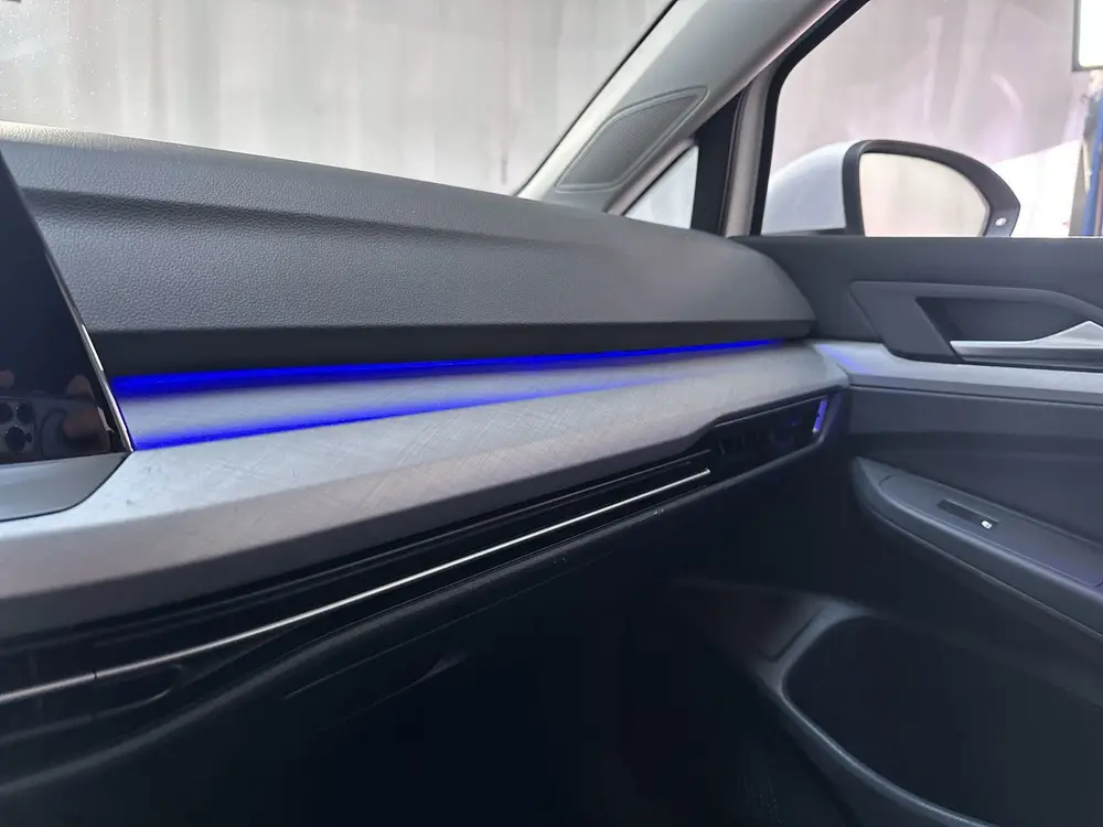 Volkswagen Golf 1.0 eTSI DSG Life Virtual Cockpit Sfeerverli uit 2021, foto 14