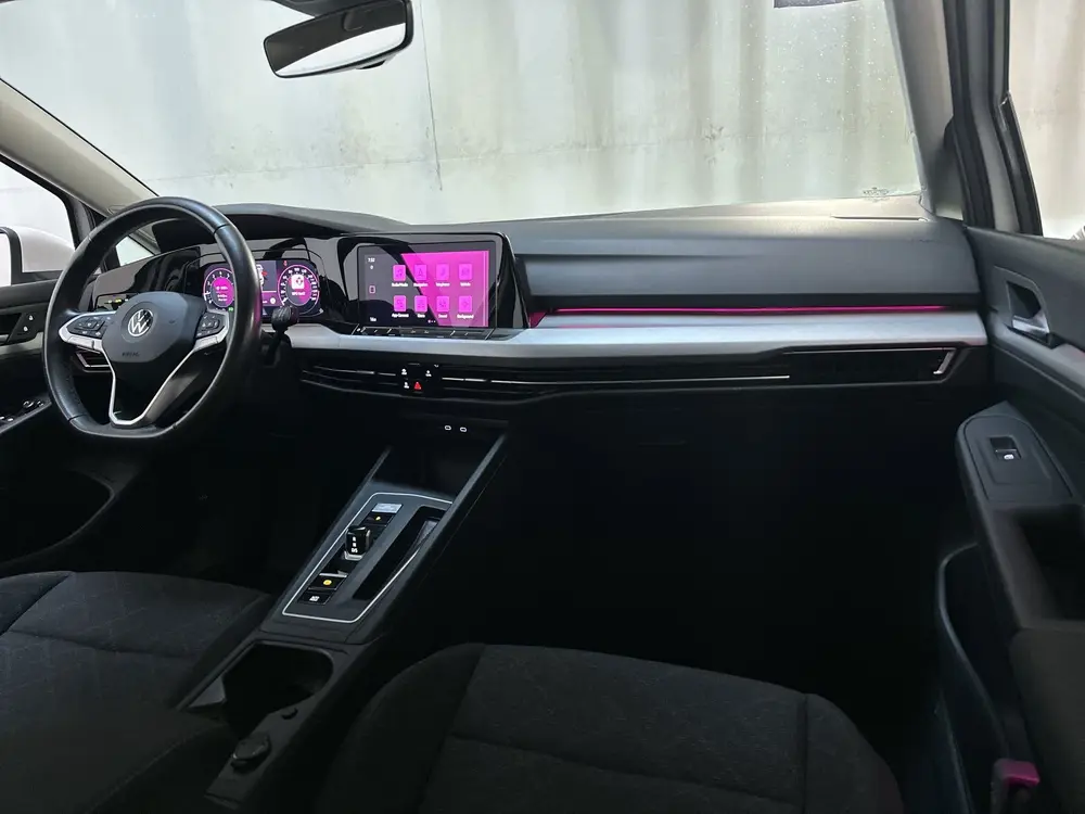 Volkswagen Golf 1.0 eTSI DSG Life Virtual Cockpit Sfeerverli uit 2021, foto 2