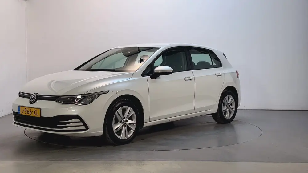 Volkswagen Golf 1.0 eTSI DSG Life Virtual Cockpit Sfeerverli uit 2021, foto 8