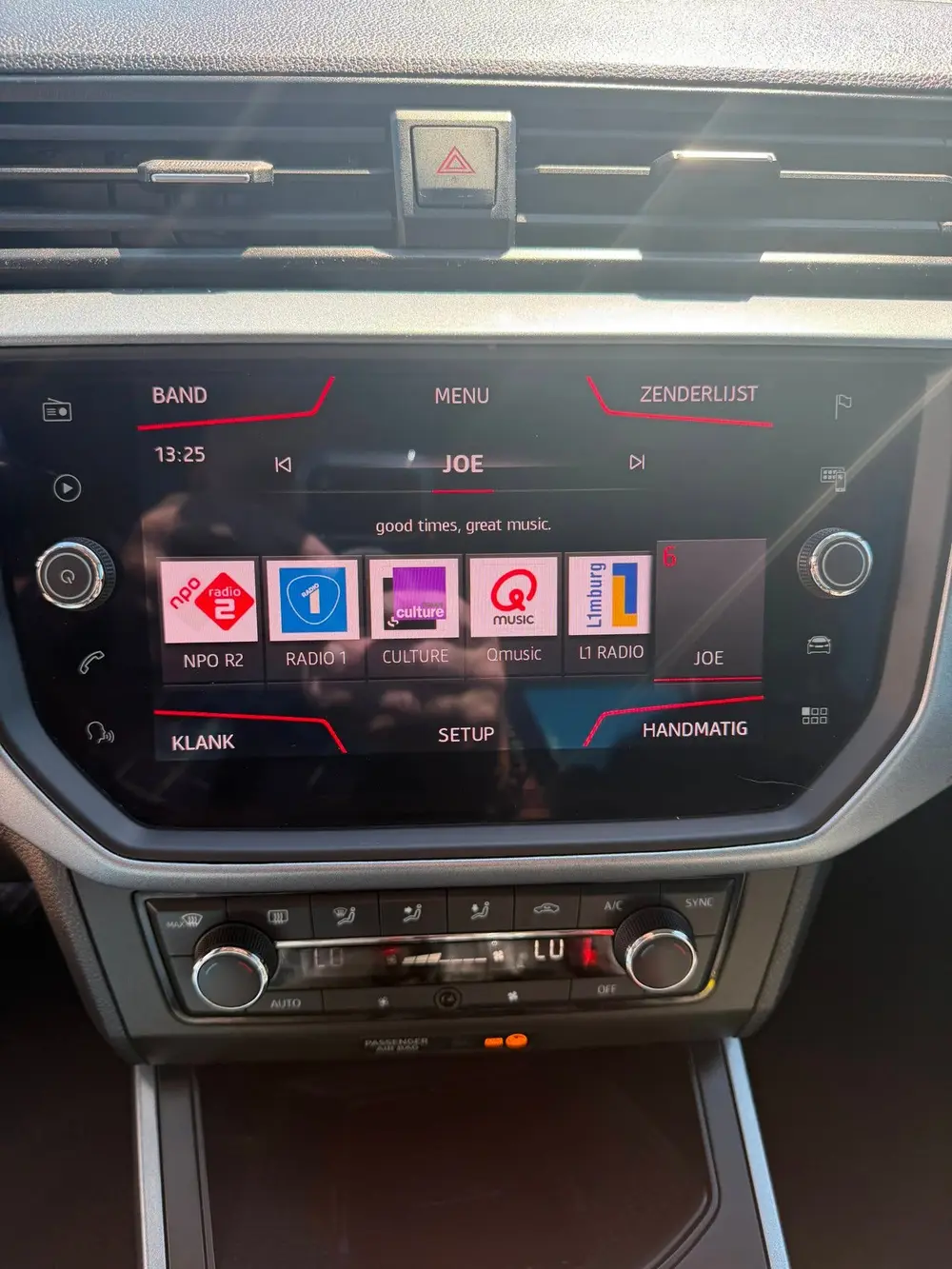 SEAT Arona 1.0 TSI Style Business Intense uit 2019, foto 15