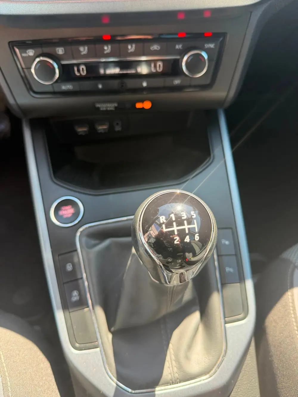 SEAT Arona 1.0 TSI Style Business Intense uit 2019, foto 16