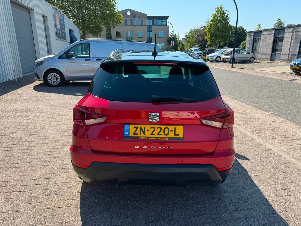 SEAT Arona 1.0 TSI Style Business Intense uit 2019, foto 3