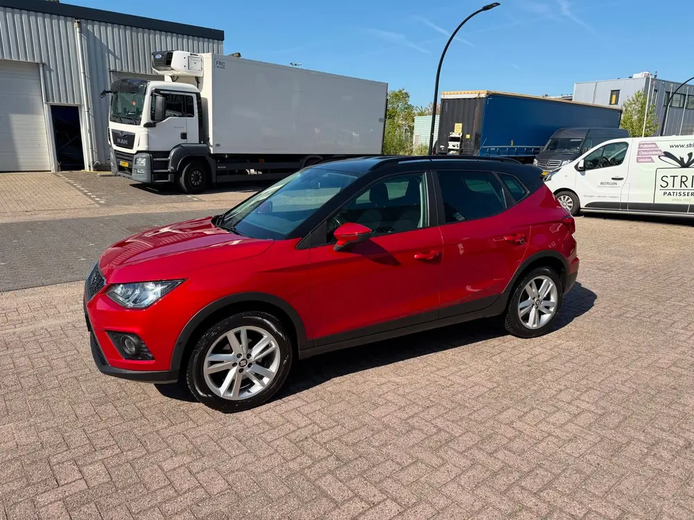 SEAT Arona 1.0 TSI Style Business Intense uit 2019, foto 5