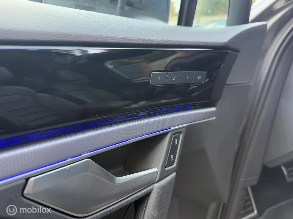 Volkswagen Touareg 3.0 R|Pano|Massage|Hybrid|21"|Pano|Vol uit 2022, foto 10
