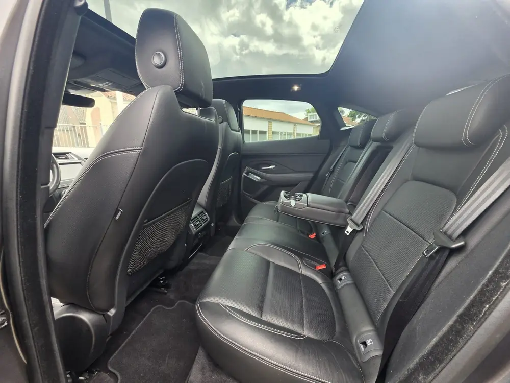 Jaguar E-Pace 2.0 P200 AWD R-Dynamic S uit 2020, foto 16