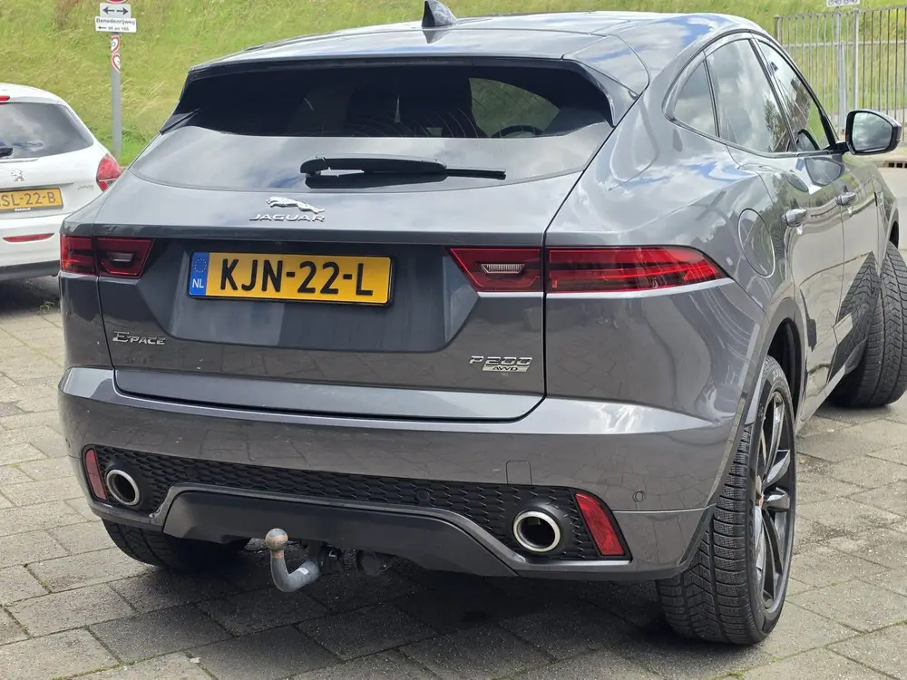 Jaguar E-Pace 2.0 P200 AWD R-Dynamic S uit 2020, foto 9