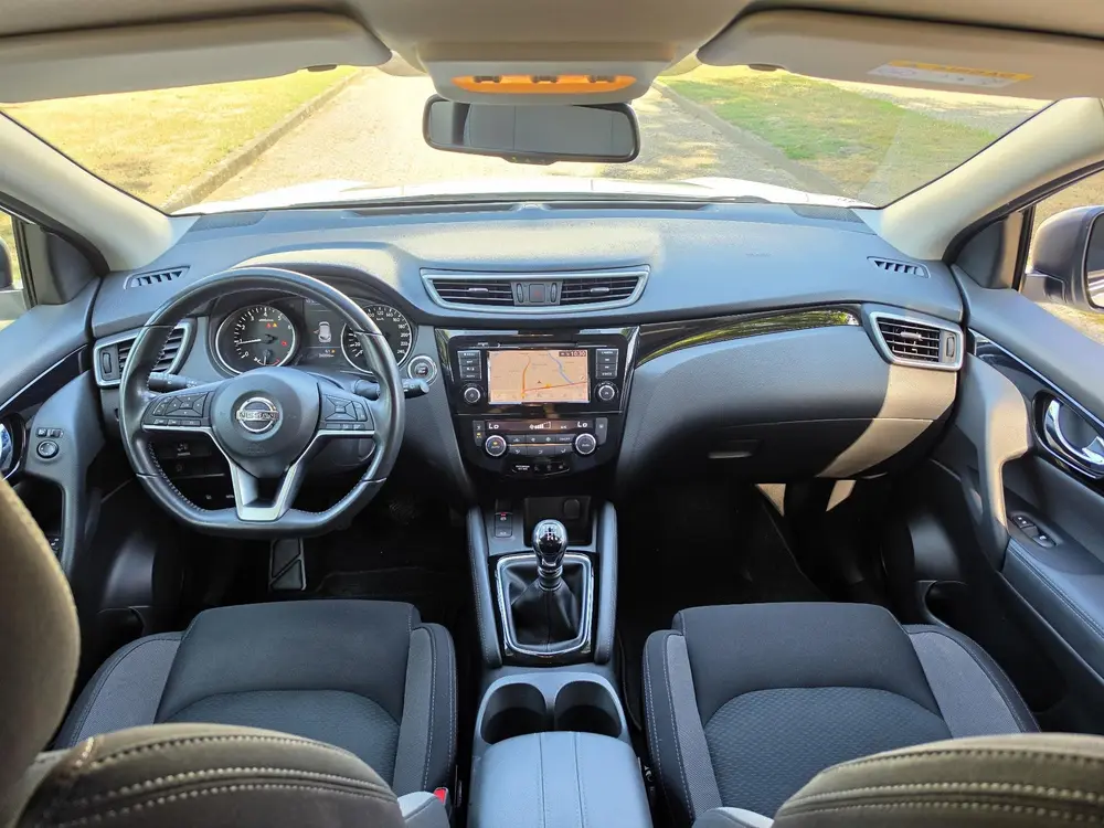 Nissan Qashqai 1.3 DIG-T N-Connecta / Trekhaak / Stoelverwar uit 2019, foto 2
