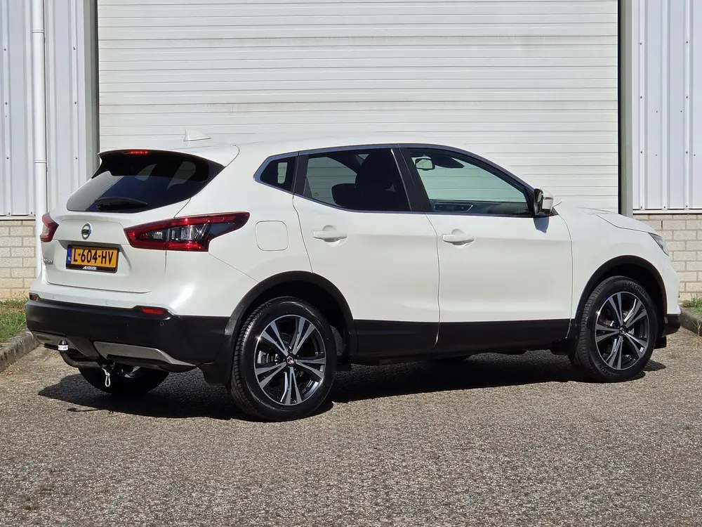 Nissan Qashqai 1.3 DIG-T N-Connecta / Trekhaak / Stoelverwar uit 2019, foto 3