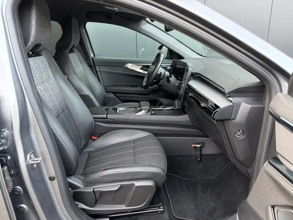 Renault Austral 1.2 E-Tech 200pk LED Leder Camera Carplay uit 2023, foto 3