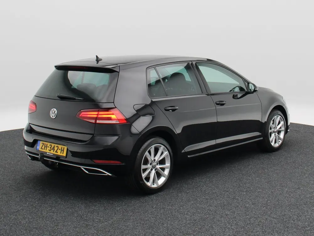 Volkswagen Golf 1.0 TSi Highline 115 Pk | Trekhaak | Adaptiv uit 2019, foto 2