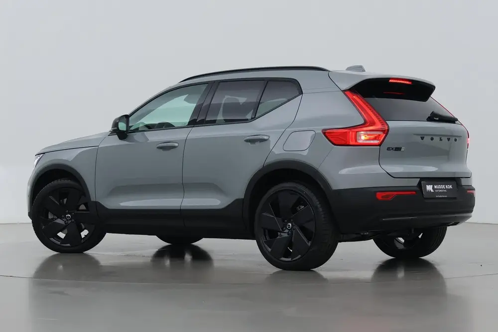 Volvo EX40 Single Motor Extended Range Plus Black Edi uit 2026, foto 2