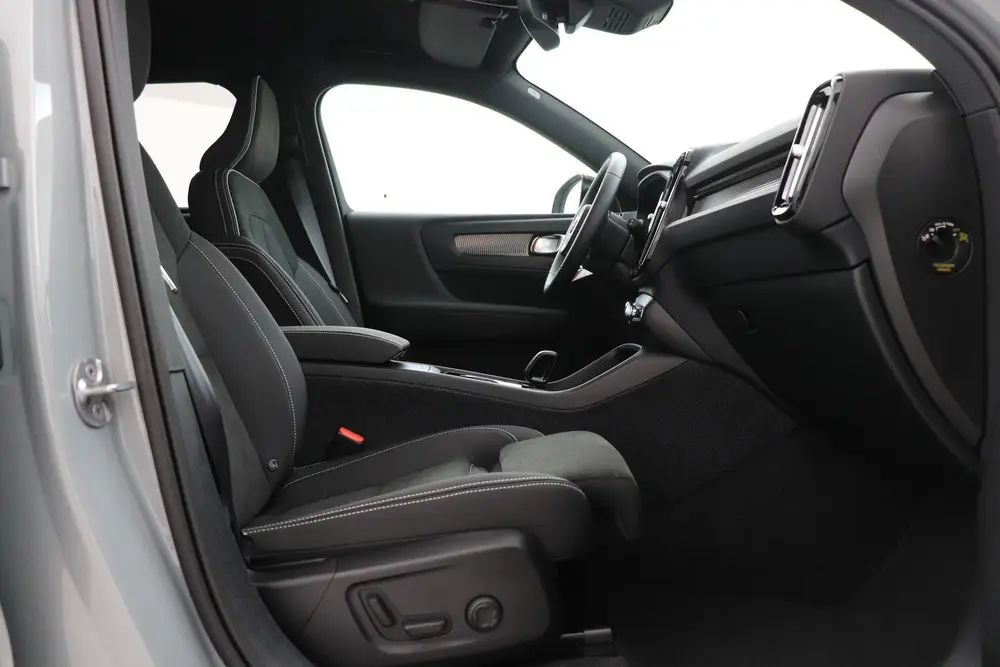 Volvo EX40 Single Motor Extended Range Plus Black Edi uit 2026, foto 5